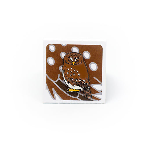 Pin de esmalte Oculto a Plena Vista