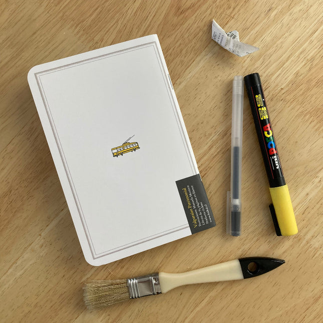 libreta de notas notebook cuaderno valparaíso valpo edificios patrimoniales patrimonial amarillo gris ciudad puerto trolley